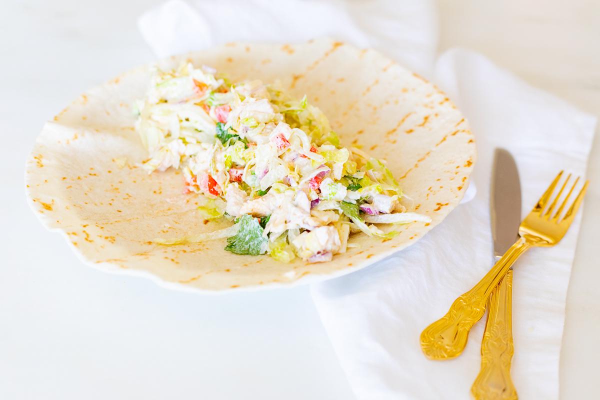 Hähnchen-Wrap-Rezept 13 Ein Hähnchen-Wrap-Rezept, bevor es eingewickelt wird.
