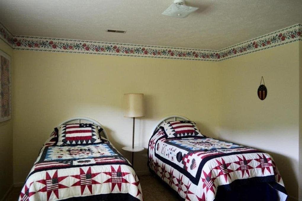 Mädchenetagenbett 3 Schlafzimmer vorher