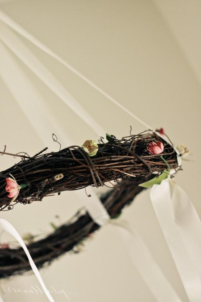 Wie man ein Mobile selbst macht: DIY-Anleitung