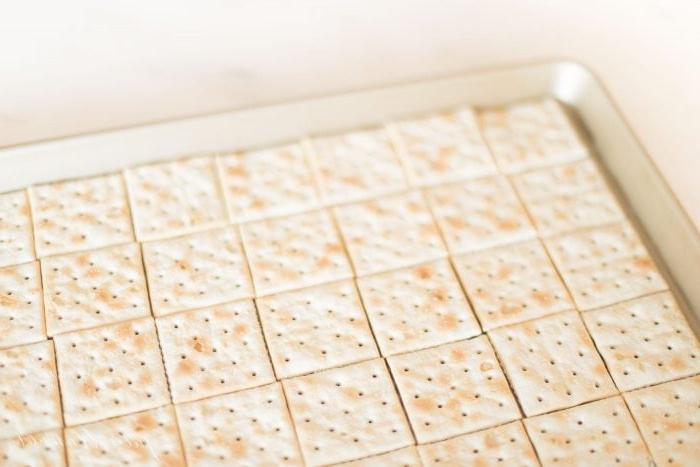 how to make saltine toffee