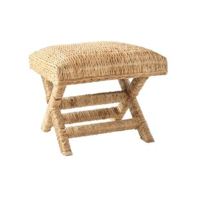 Ein Rattan-Fußhocker mit Holzrahmen, erhältlich bei Amazon.