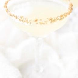 **Goldene Sprudel-Limonade Rezept** 2 Ein leicht zu trinkendes Rezept für sprudelnde Limonade mit Champagner oder sprudelndem Traubensaft