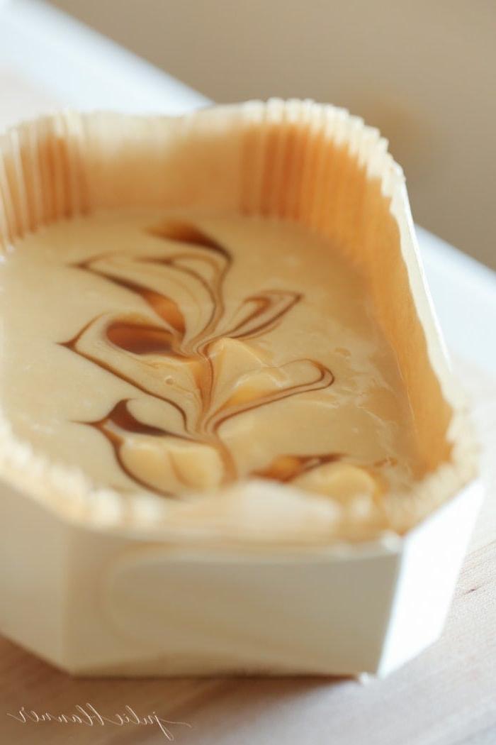 einfaches und süßes Karamell-Käsekuchen-Brot Rezept