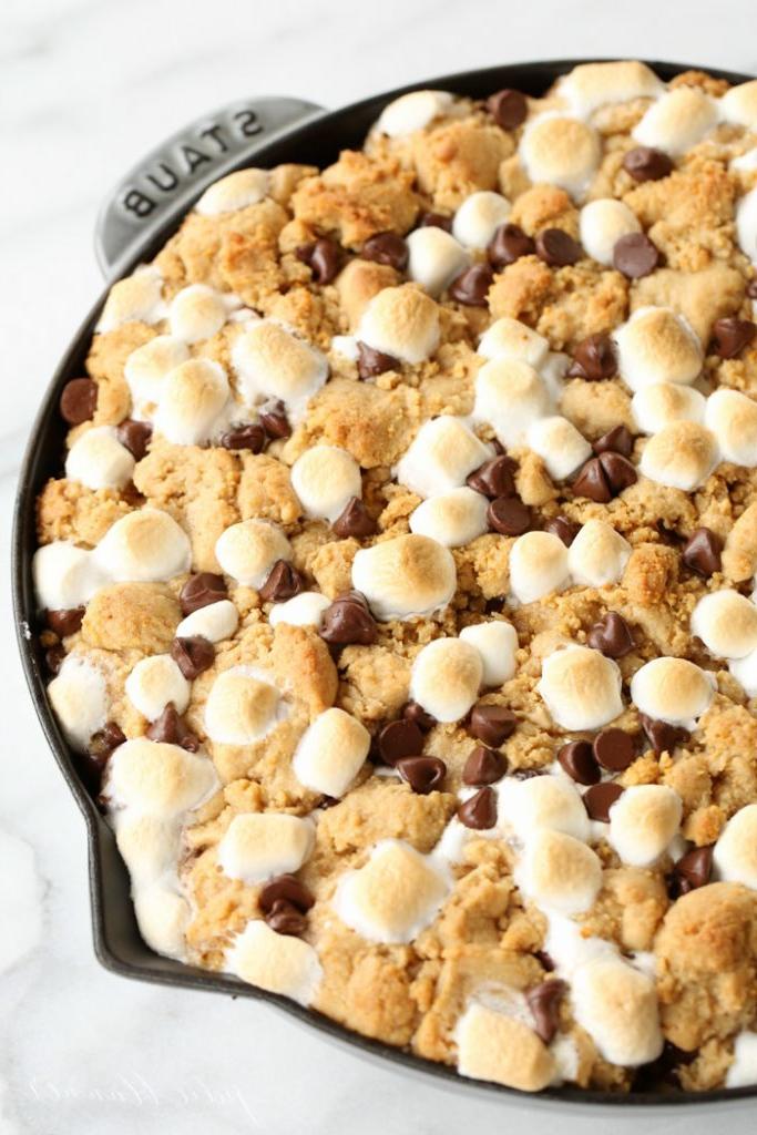 Erdnussbutter S'mores Torte Rezept 9 Erdnussbutter S'mores Kuchen in einer Pfanne - verrücktes gutes Dessertrezept